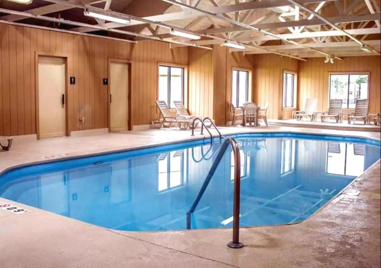 Norwood Inn & Suites Columbus Exterior photo